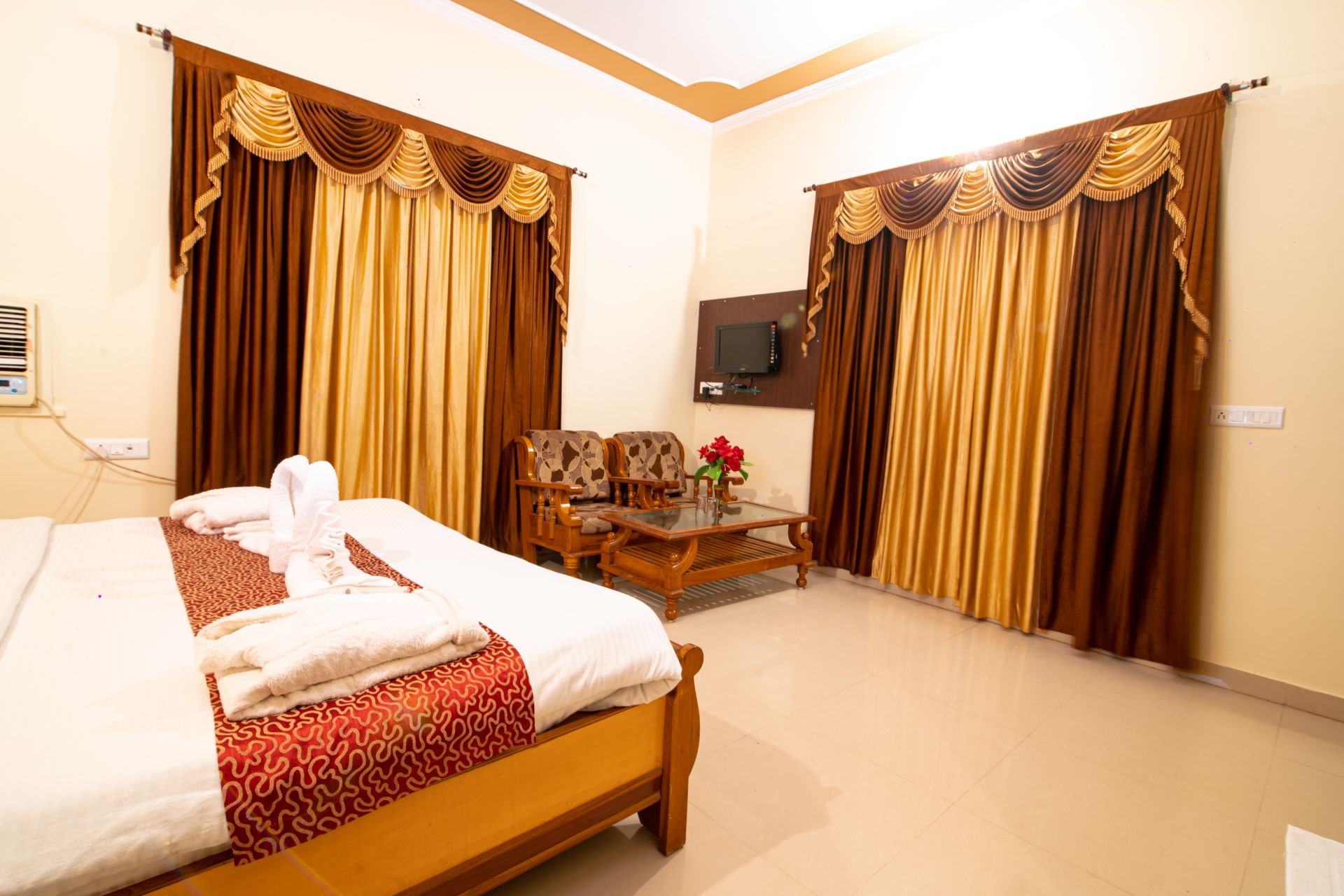 Deluxe Rooms - Siddhi Vinayak Resort 1