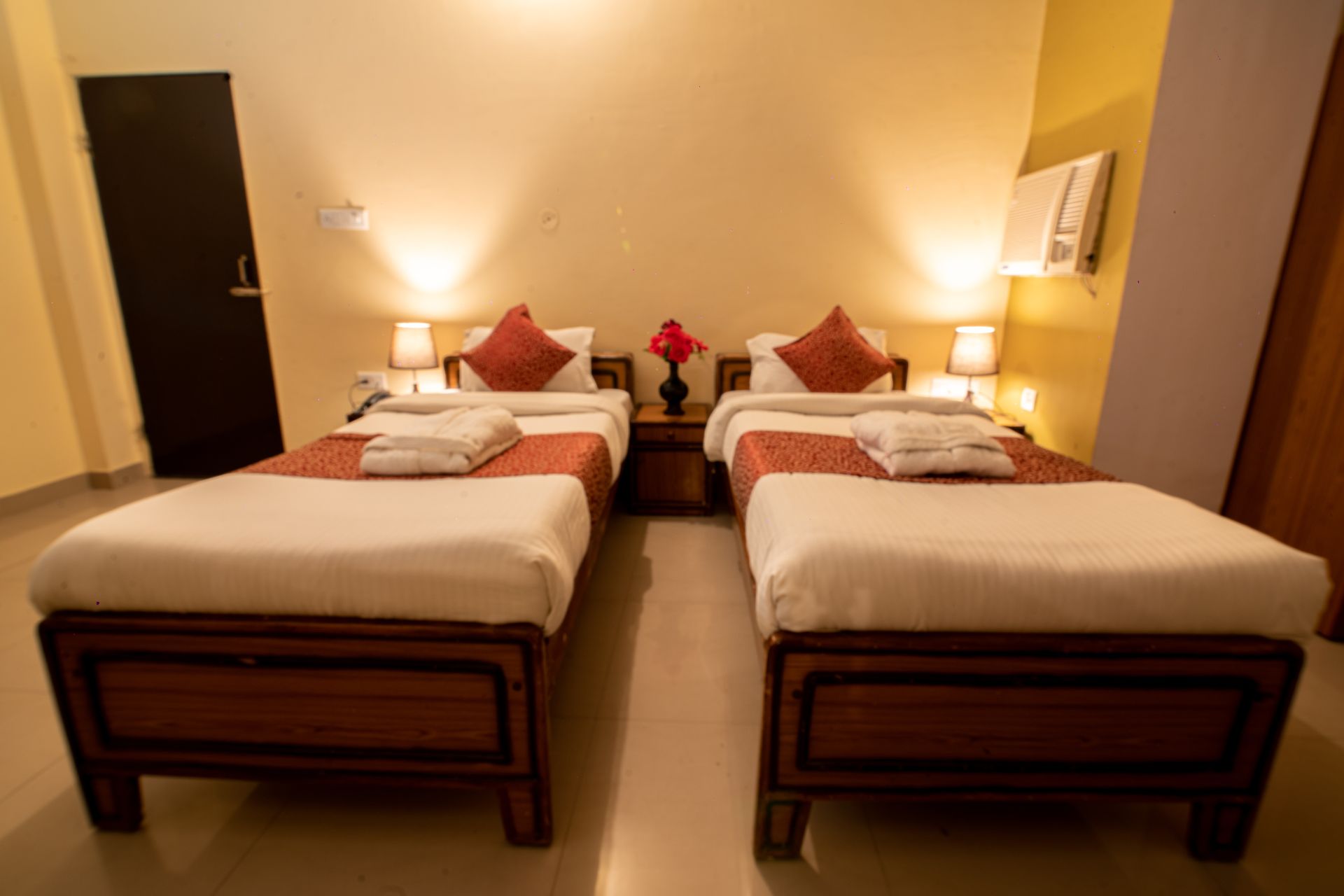 Deluxe Rooms - Siddhi Vinayak Resort 6